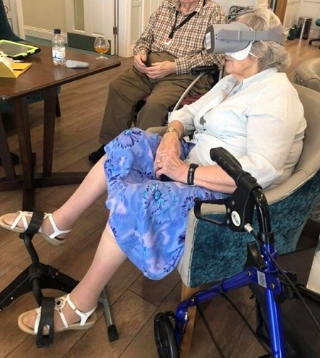 immerse healtH lady with VR